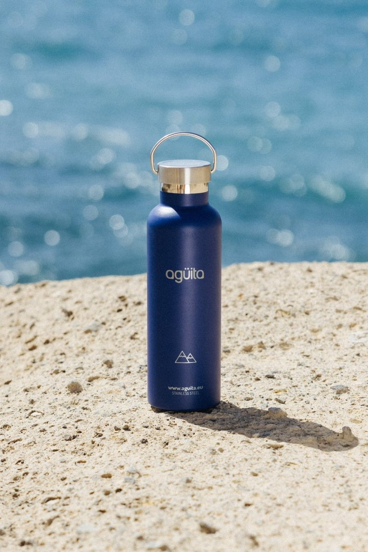 Botellas de acero inoxidable Agüita ᛫  Colección AZUL MARINO